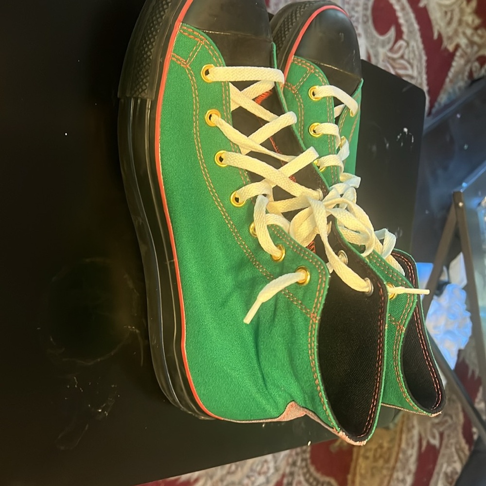 Converse - Picture 3 of 5